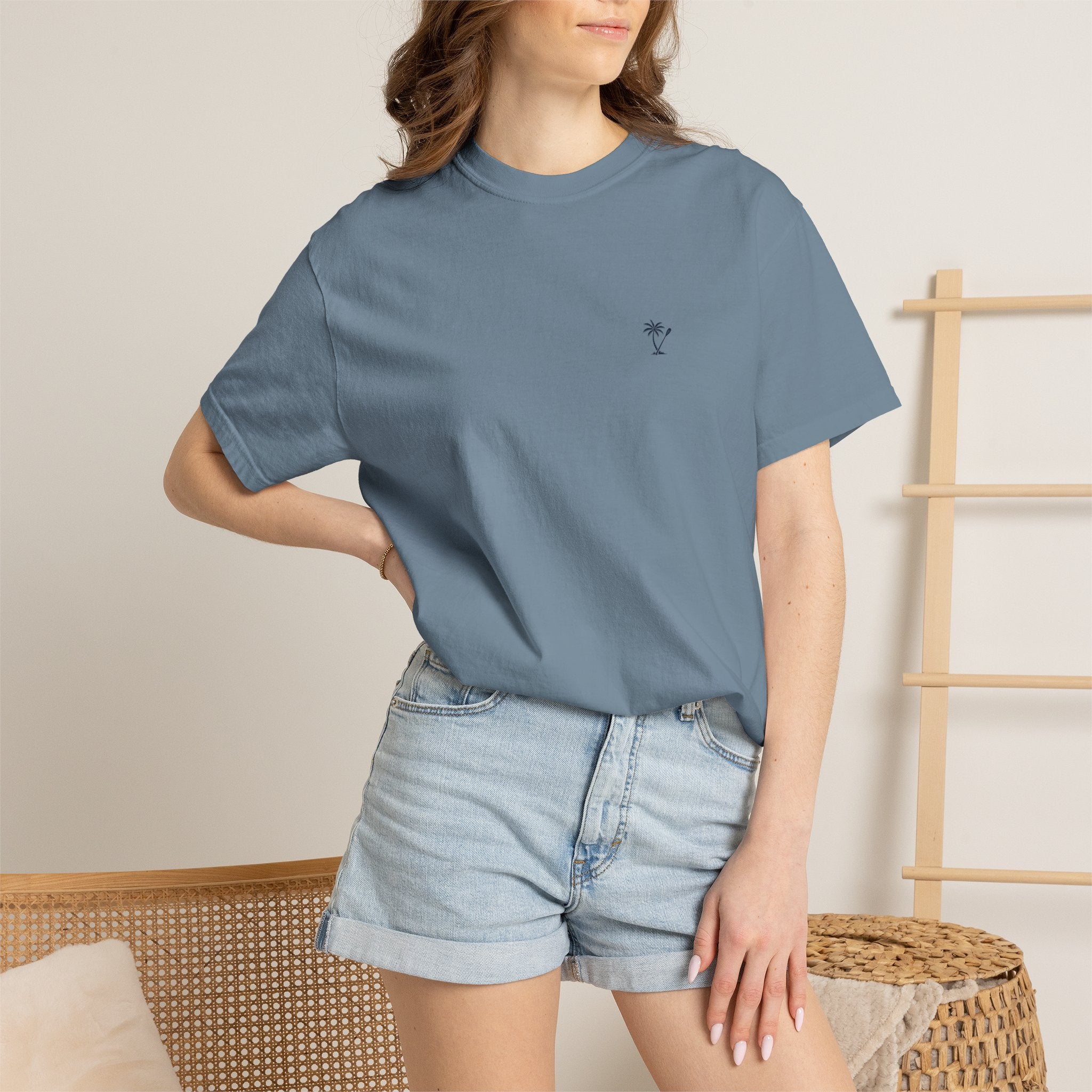 Palm & Paddle logo T-Shirt | Palm tree paddle beach design