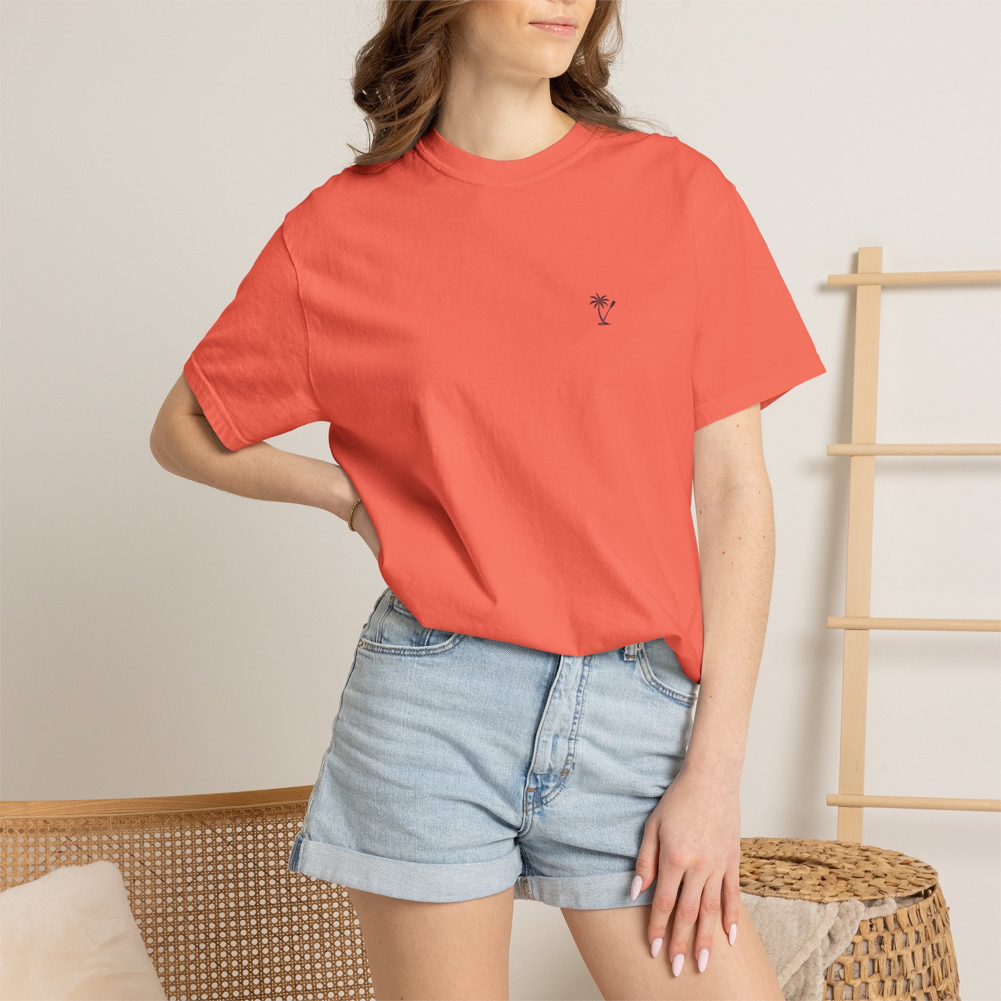 Palm & Paddle logo T-Shirt | Palm tree paddle beach design